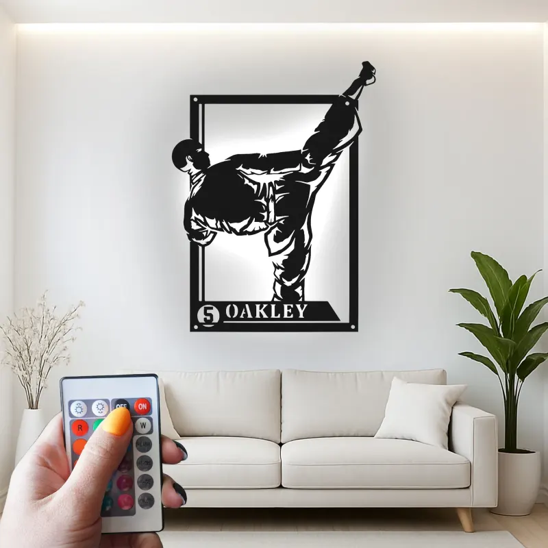 Insegna in metallo LED Karate | Insegna personalizzata per arti marziali | Decorazione con nome del combattente per dojo e palestra | Regalo Taekwondo