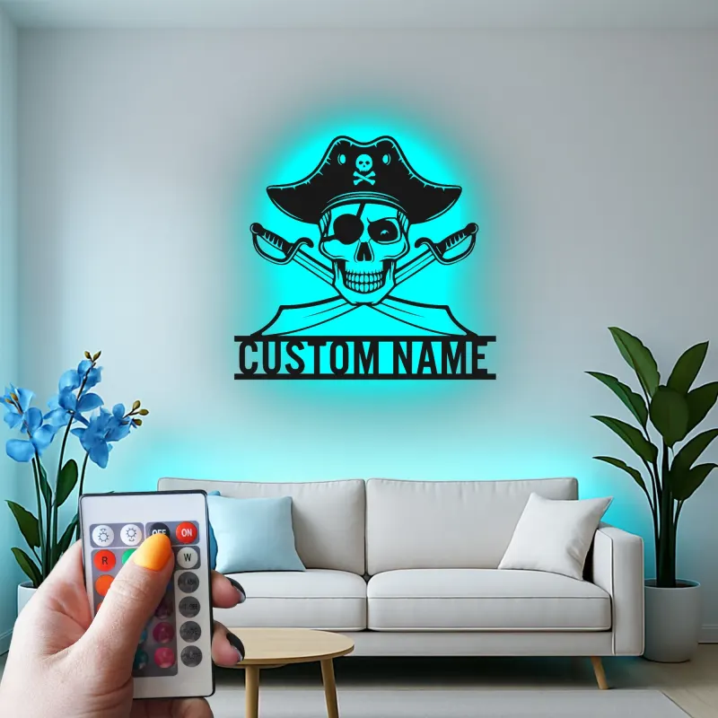 Insegna in metallo LED Teschio Pirata | Insegna da parete con nome personalizzato per Man Cave | Decorazione nautica personalizzata | Spade incrociate luminose