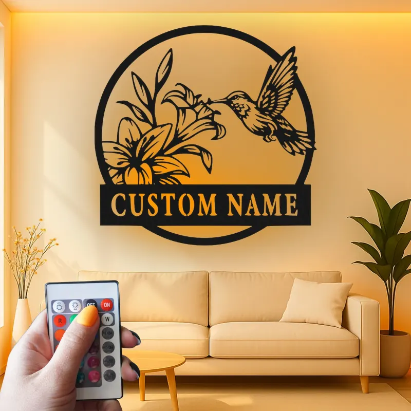Arte Murale in Metallo Colibrì e Giglio | Insegna LED con Nome Personalizzato | Decorazione Floreale per Giardino | Regalo per Mamma
