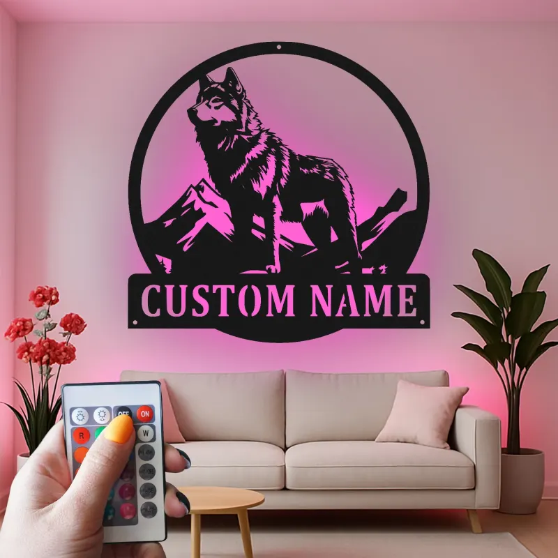 Personalisierte Wolf Berg LED Licht Metall-Wandkunst Geschenk für Naturliebhaber Rustikale Kabinendekoration