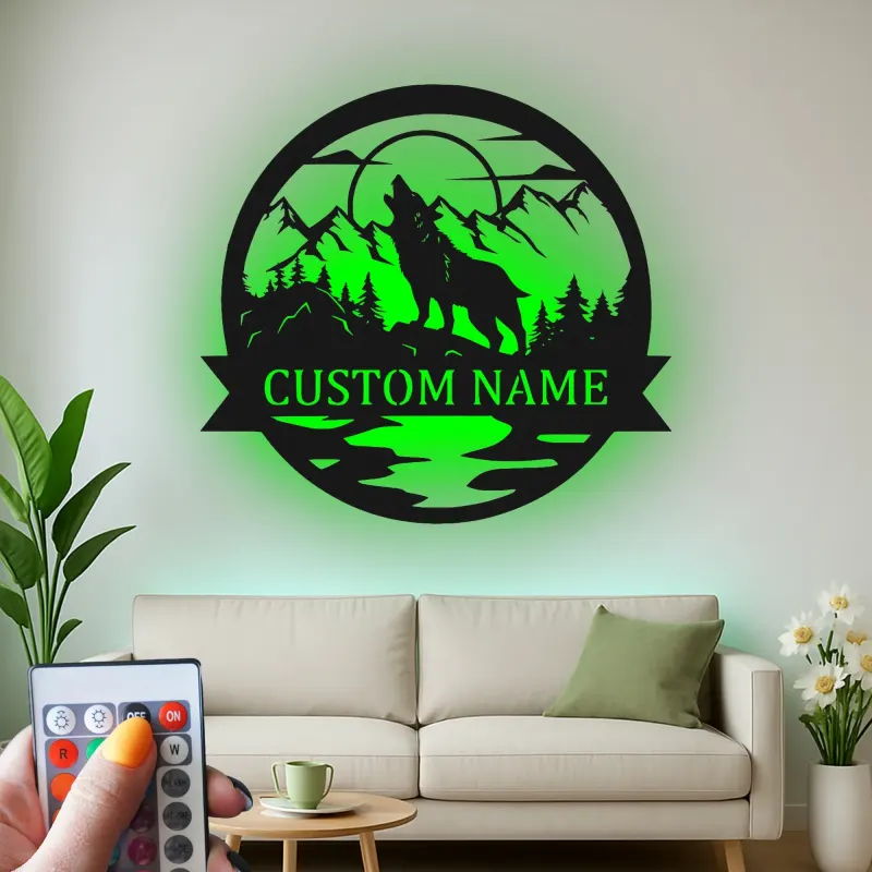 Personalisierte Wolf Heulende Bergszene LED Metall-Wandkunst Geschenk für Naturfreunde Cabin oder Lodge Dekor