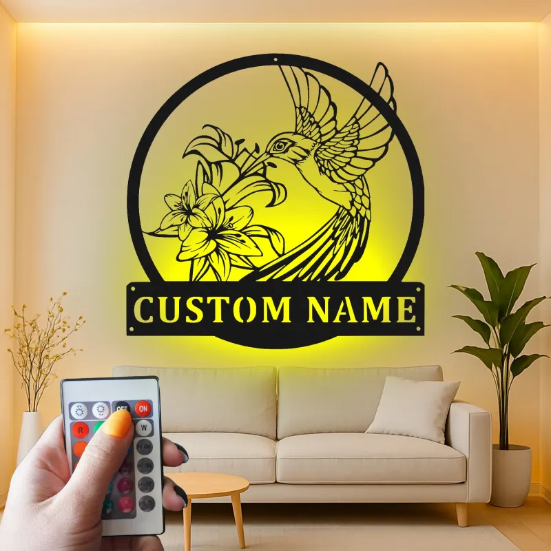Arte Murale in Metallo Colibrì Personalizzata | Insegna con Fiore di Giglio Personalizzato con Luci LED | Regalo per Amanti della Natura per Decorazione Giardino e Patio