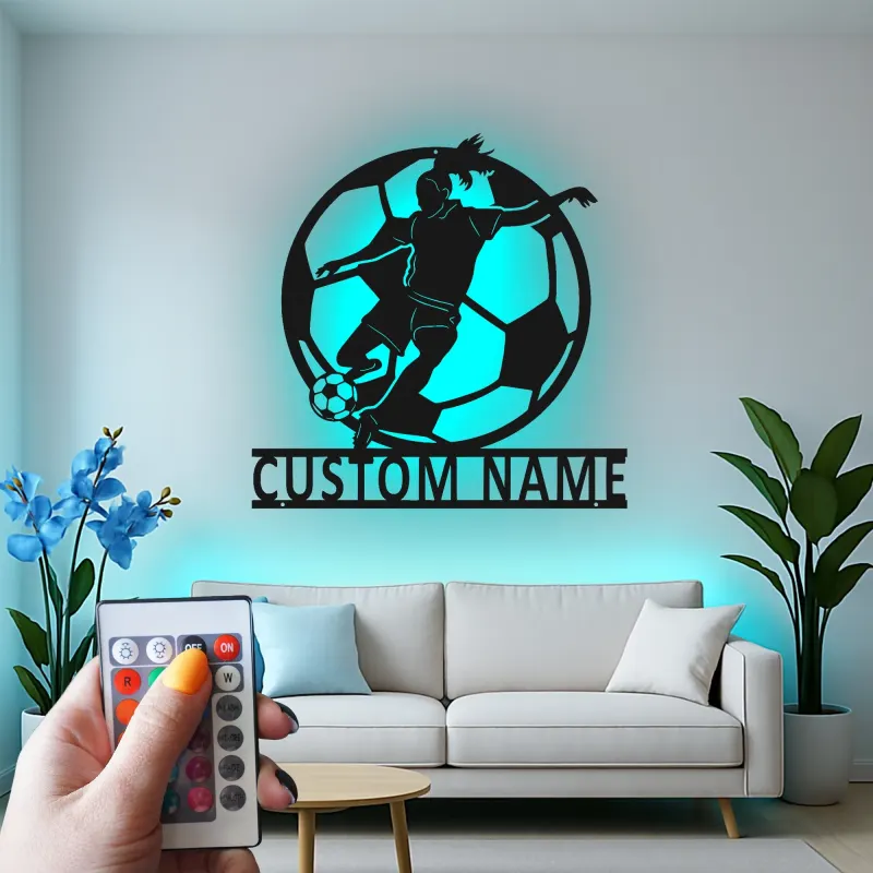 Arte mural LED de metal de jugadora de fútbol femenina personalizada | Cartel de nombre de atleta personalizado | Regalo de decoración para habitación de chicas | Luz de silueta de fútbol