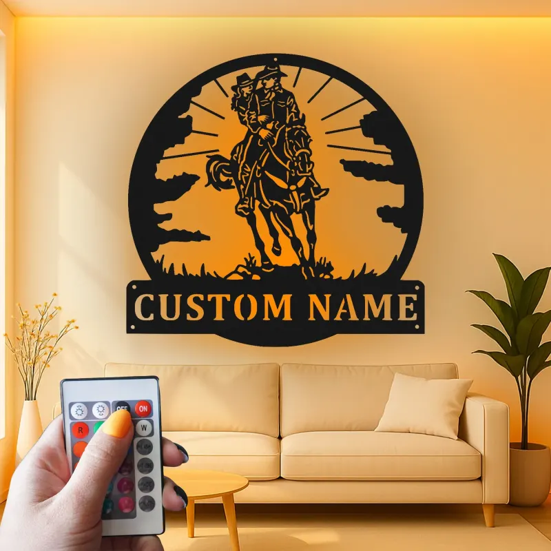 Décoration murale en métal personnalisée représentant un couple de cowboys à cheval avec rétroéclairage LED - Cadeau western - Décor rustique pour la maison