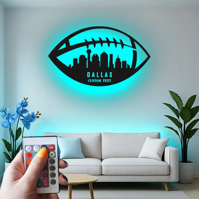 Plaque LED skyline football personnalisée | Décoration murale en métal de ville personnalisée | Décor salle de jeux et cadeau pour fan de sport | Lumière pour espace masculin