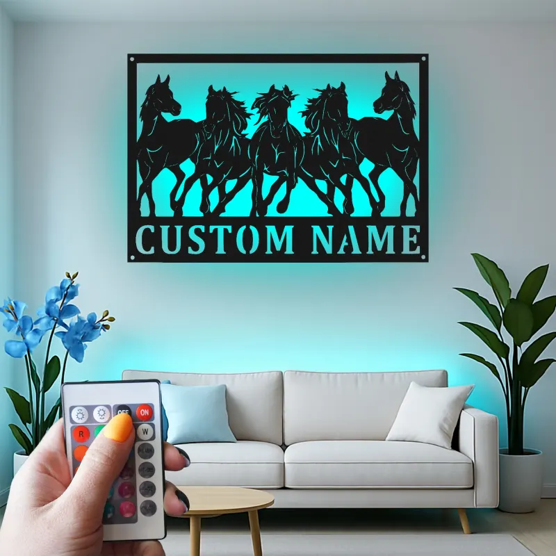 Cartel con nombre de caballo personalizado | Decoración mural de metal LED para rancho y decoración ecuestre | Caballos al galope personalizados