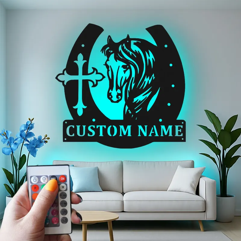 Cartel LED personalizado de caballo y cruz | Decoración mural de metal con herradura a medida | Regalo ecuestre para establo y hogar