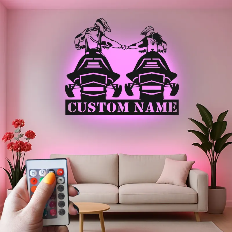 Insegna in metallo personalizzata con coppia di motoslitte e luce LED - Regalo personalizzato per amanti delle motoslitte, decorazione per man cave
