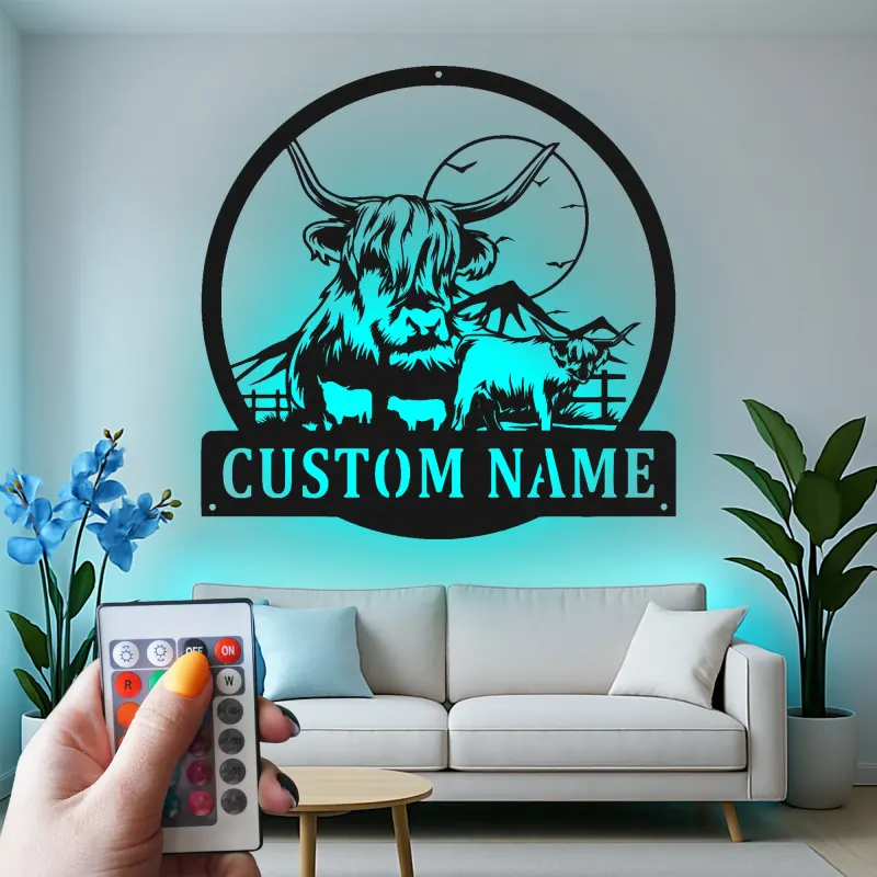 Insegna in metallo LED Highland Cow personalizzata | Arte da ranch personalizzata | Decorazione moderna per la casa per regalo di famiglia