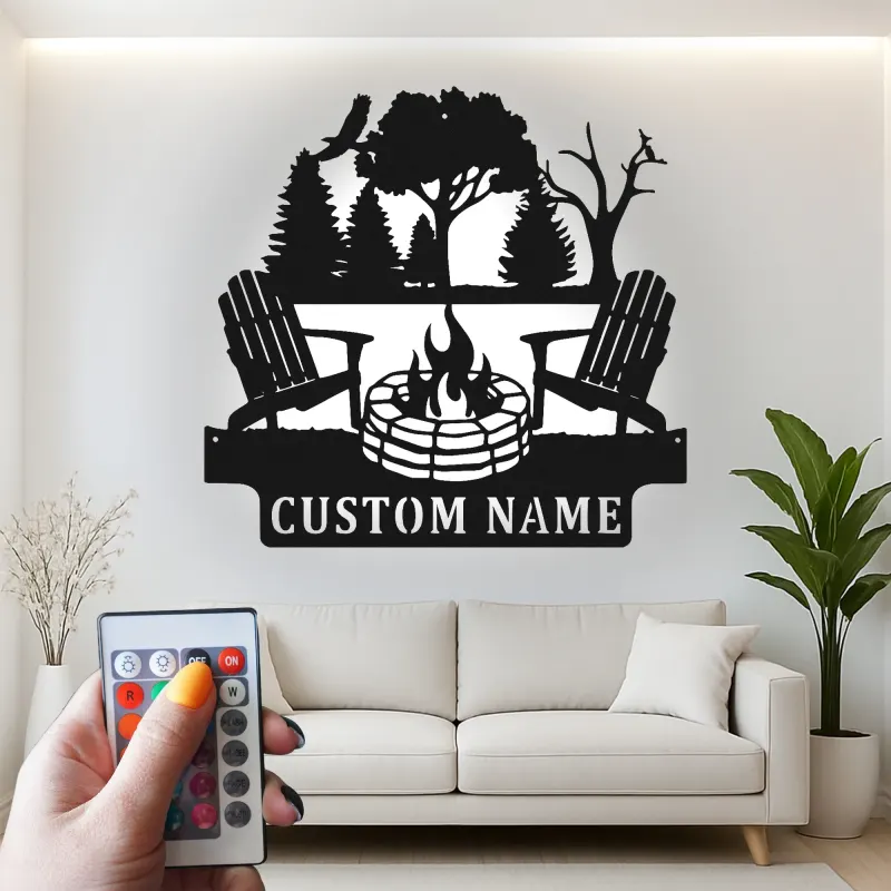 Insegna in metallo personalizzata con scena di campeggio e LED per decorare patii o cabine