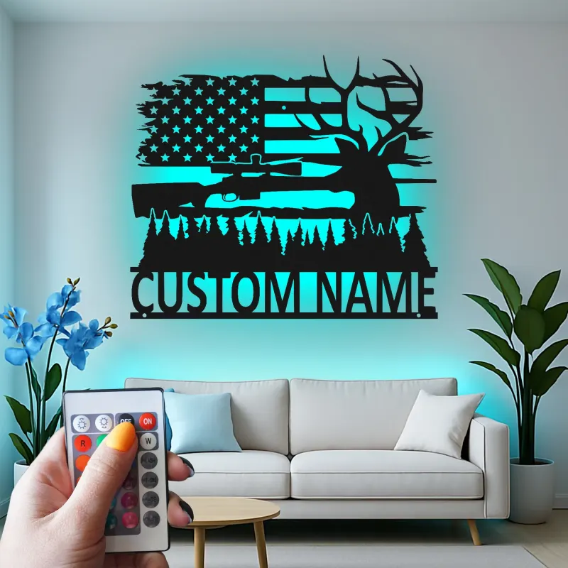 Cartel de metal personalizado de cazador de ciervos | Arte mural LED de bandera americana | Decoración de rifle con nombre personalizado para cueva de hombres | Regalo patriótico para cazadores