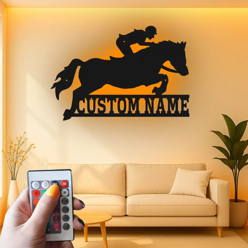 Arte Murale in Metallo LED con Cavallo in Salto | Insegna Equestre Personalizzata con Nome | Decorazione per Stalla e Fienile per Amanti dei Cavalli