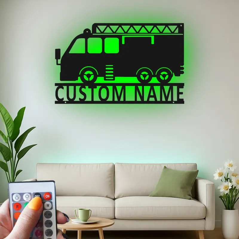 Plaque personnalisée camion de pompiers | Décoration murale LED en métal pour chambre d’enfant | Cadeau pompier personnalisé | Déco caserne