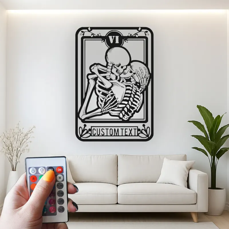 Gothic Skeleton Lovers Tarot-Kartenschild | Personalisierte LED Metall-Wandkunst | Romantische Totenkopf-Paar-Dekoration | Individuelles Jubiläumsgeschenk