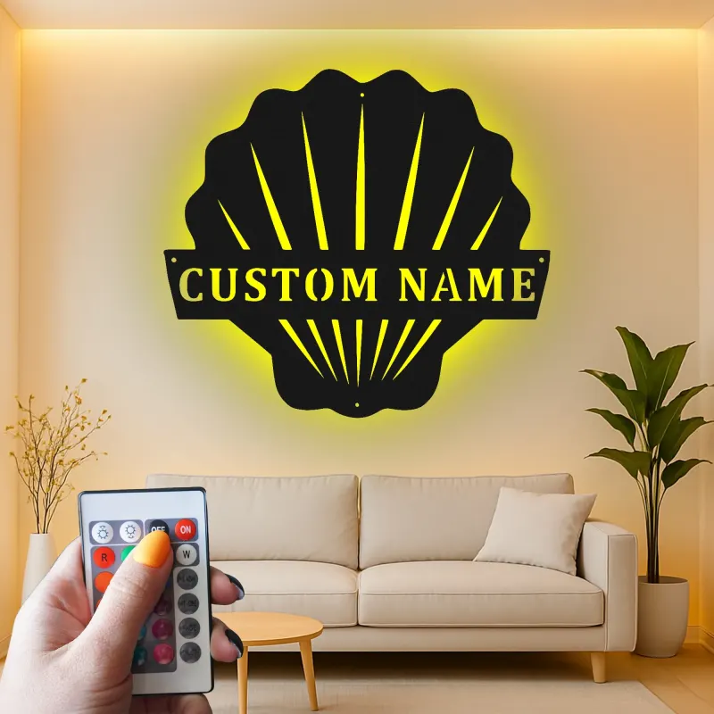 Cartel LED de Concha de Vieira | Decoración Costera Personalizada para Casa de Playa | Arte Náutico de Pared Personalizado | Placa de Nombre Inspirada en Art Deco para Baño