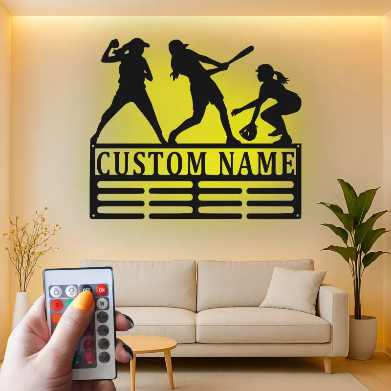Panneau personnalisé de nom de softball avec LED | Support de médaille en métal sur mesure | Cadeau pour joueur | Décoration de chambre pour filles