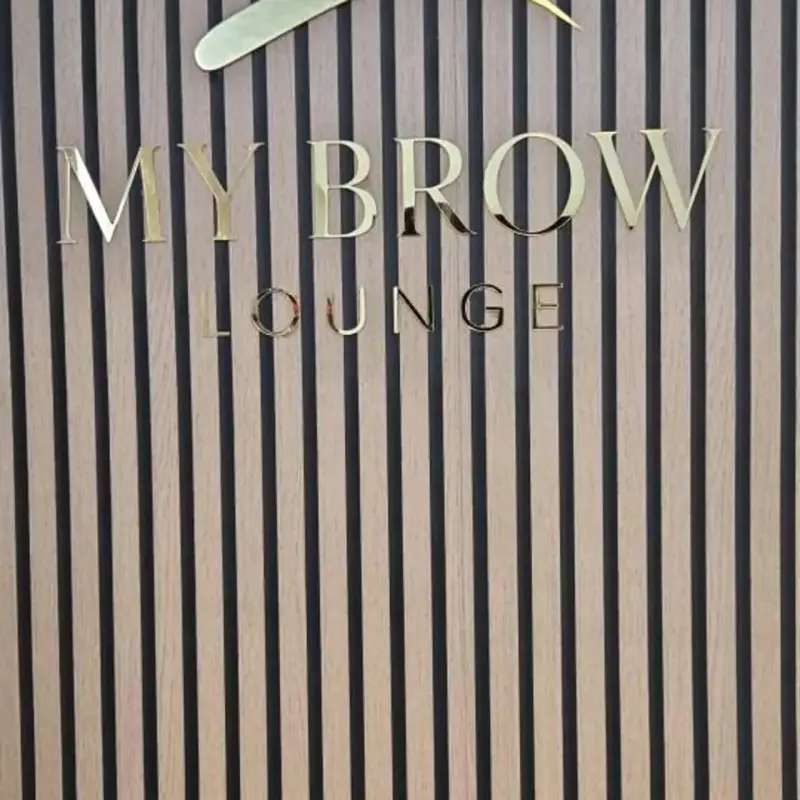 3D Firmenlogo Schild | Personalisierte Laser-Cut Metall- und Acryl-Wandkunst | Empfangsdekor für Salons und Büros