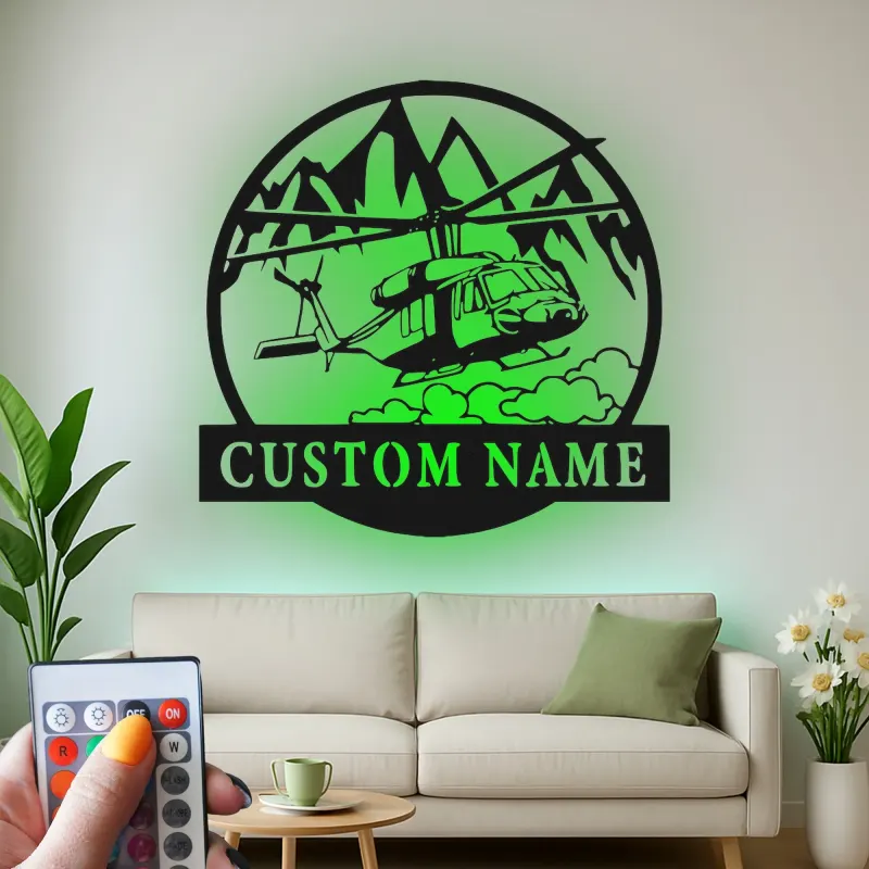 Arte murale in metallo con elicottero personalizzato | Decorazione aeronautica con luce LED | Insegna con nome per pilota | Regalo per aeromobile militare