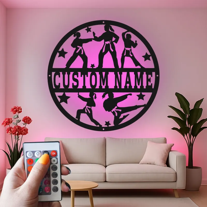 Insegna Karate Personalizzata con LED | Arte Murale in Metallo con Nome Personalizzato per Dojo | Regalo Decorativo per Combattente