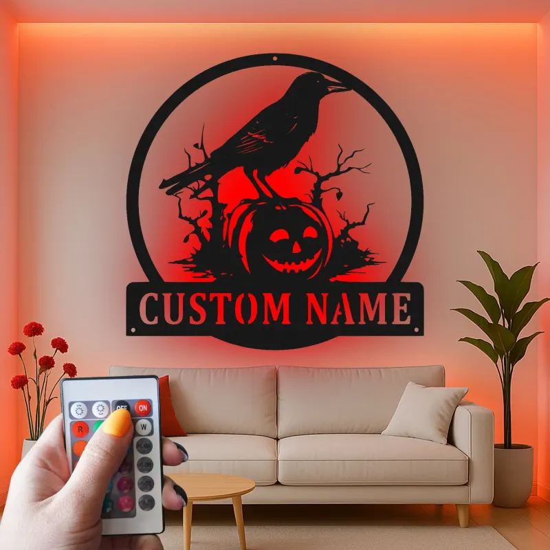 Insegna in metallo LED personalizzata con corvo e zucca per Halloween - regalo spettrale per amanti di Halloween, decorazione per case infestate