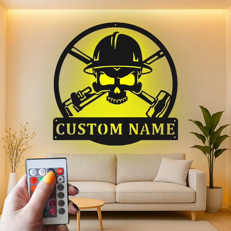 Panneau en métal personnalisé de travailleur de la construction | Art mural LED de crâne pour man cave | Cadeau personnalisé pour constructeur avec casque de sécurité et outils croisés