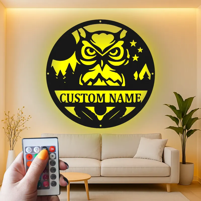 Insegna in metallo con gufo reale | Arte murale LED con nome personalizzato | Decorazione rustica su misura per baita e lodge per lui