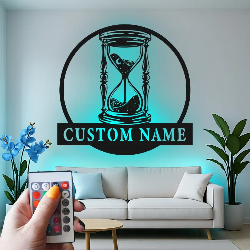 Insegna LED con Clessidra Personalizzata | Arte Murale in Metallo Personalizzata per Ufficio e Studio | Decorazione Retro con Timer di Sabbia