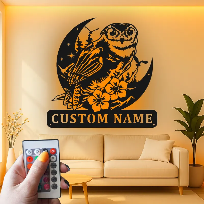 Personalisierter Uhu LED-Metallschild | Individuelle Wandkunst für Naturliebhaber | Geschenk für Hütte, Büro oder Wohnzimmer