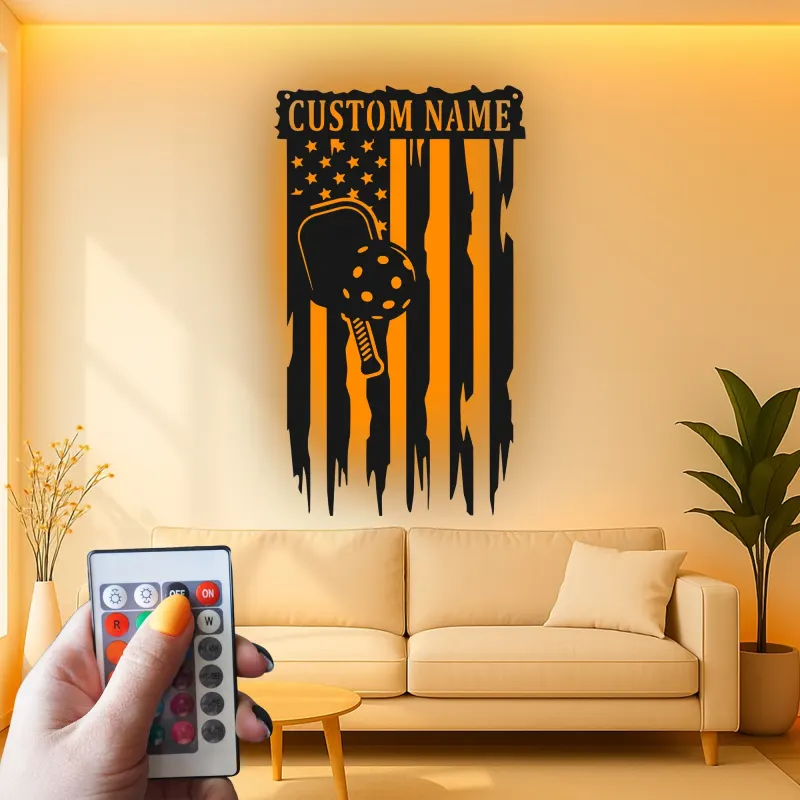 Panneau en métal personnalisé Pickleball | Art mural LED personnalisé | Décoration sportive patriotique pour salle de jeux et salle de gym