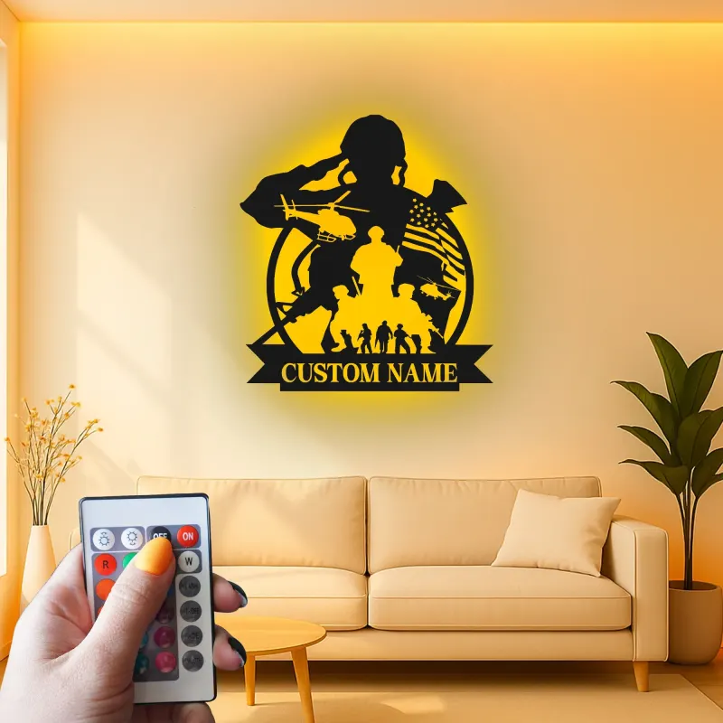 Arte murale in metallo militare personalizzata | Insegna LED patriottica con soldato | Regalo personalizzato per veterani per man cave