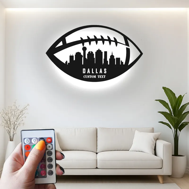 Plaque LED skyline football personnalisée | Décoration murale en métal de ville personnalisée | Décor salle de jeux et cadeau pour fan de sport | Lumière pour espace masculin