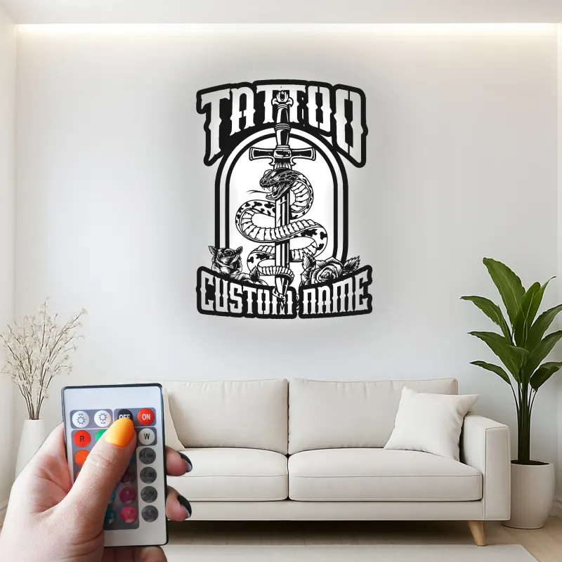 Panneau de Studio de Tatouage Personnalisé | Décoration Murale en Métal Rétroéclairée avec Serpent Gothique & Dague | Décor de Tatouage Personnalisé pour Artistes