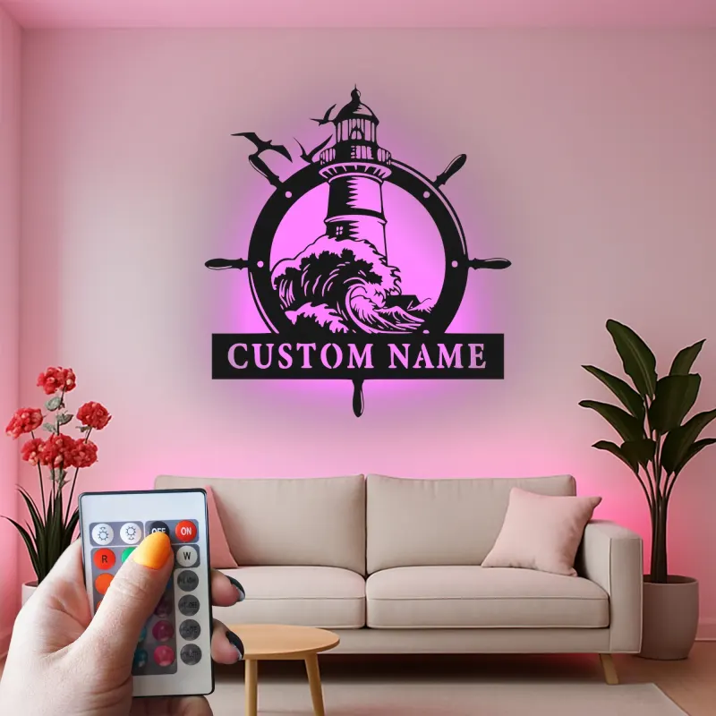 Insegna in Metallo Personalizzata con Faro | Arte Nautica da Parete con LED | Decorazione per Casa Costiera e Regalo per Casa al Mare