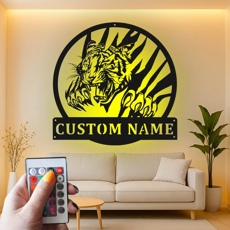 Insegna in metallo Tigre Ruggente | Arte Murale LED Personalizzata per Fauna Selvatica | Decorazione con Nome Personalizzato per Ufficio, Man Cave o Garage