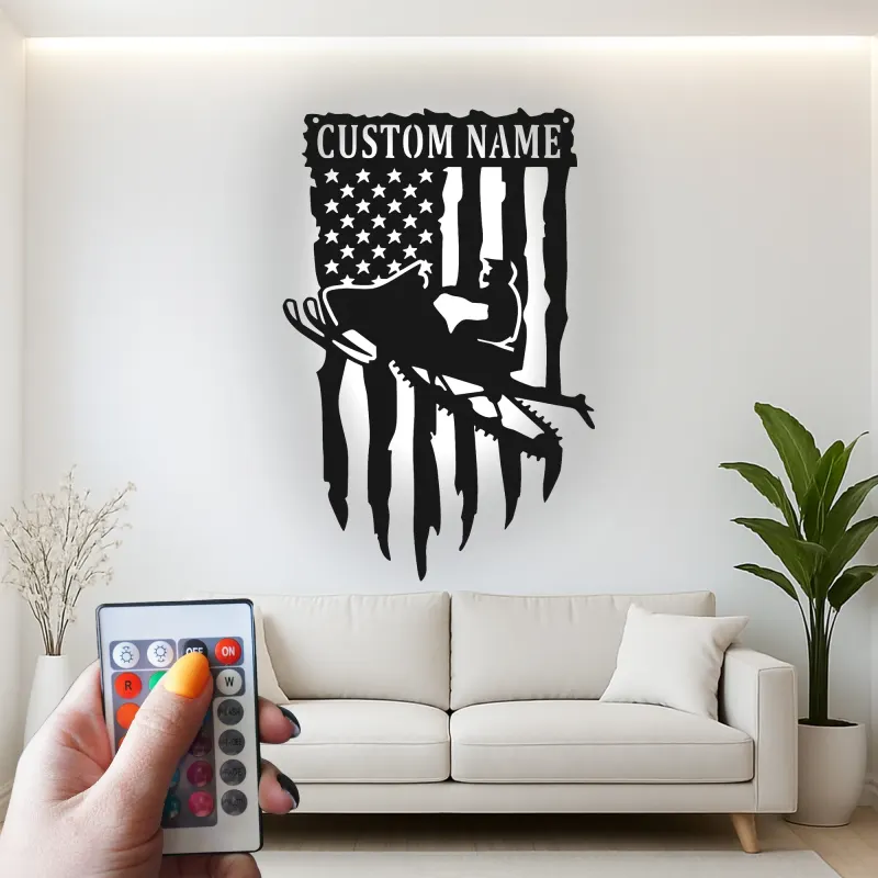 Cartel de metal personalizado de moto de nieve | Arte mural LED de bandera americana | Decoración de cueva de hombre personalizada y regalo patriótico para motorista