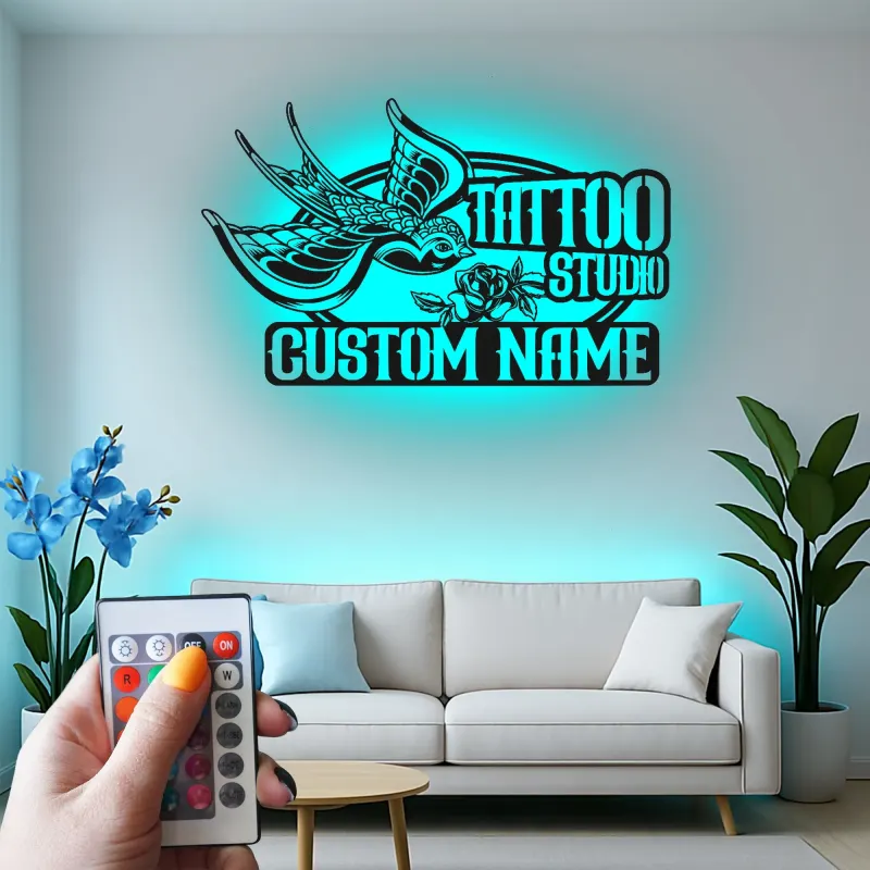 Personalisierter Tattoo-Studio-Schild | Handgefertigte Schwalbe Metall-Wandkunst mit LED | Vintage Tattoo-Künstler Geschenk | Retro Salon-Dekor