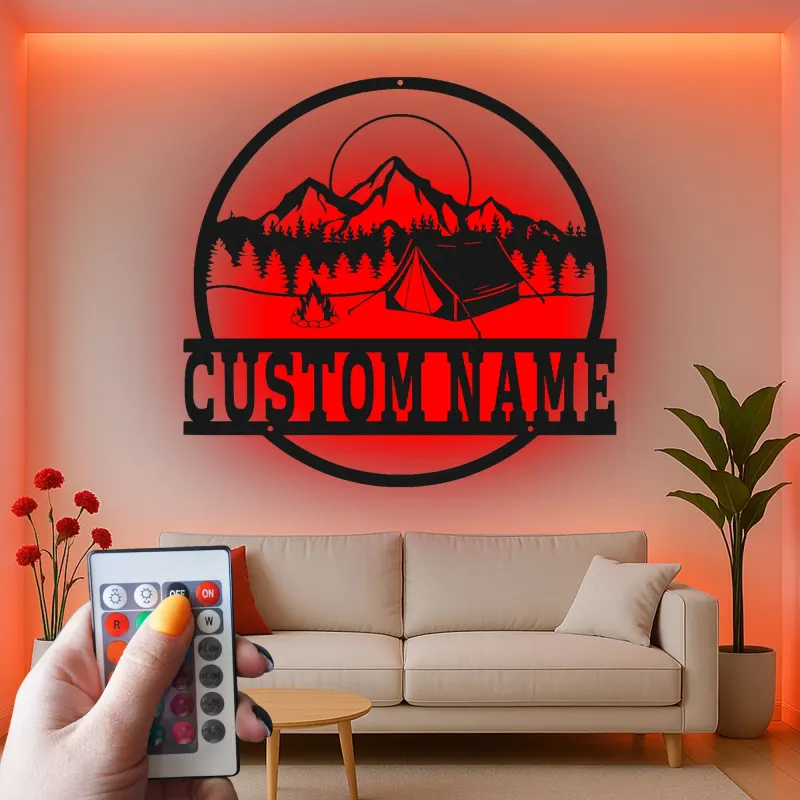 Insegna in metallo LED personalizzata con scena di campeggio regalo per appassionati di outdoor decor per cabin o RV 1
