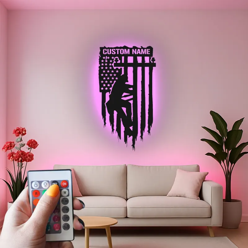 Arte murale in metallo LED Lineman personalizzata | Insegna con bandiera americana per elettricista | Decorazione patriottica per casa e ufficio