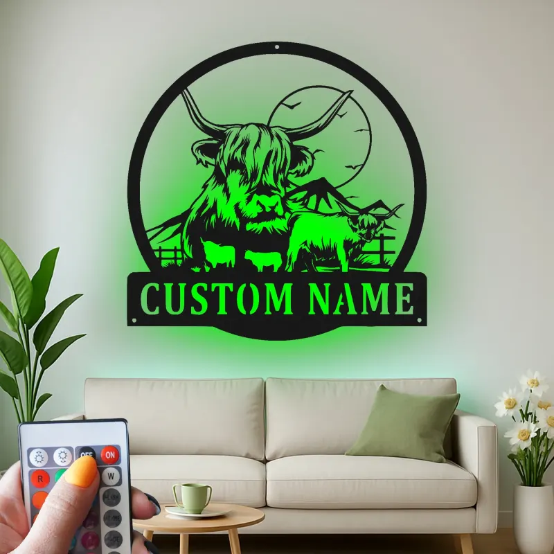 Insegna in metallo LED Highland Cow personalizzata | Arte da ranch personalizzata | Decorazione moderna per la casa per regalo di famiglia