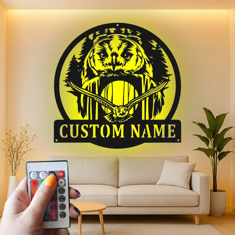 Personalisierte Eule Metall-Wandkunst mit LED | Individuelles Wald-Wildlife-Schild für die Cabin-Dekoration | Geschenk für Naturfreunde