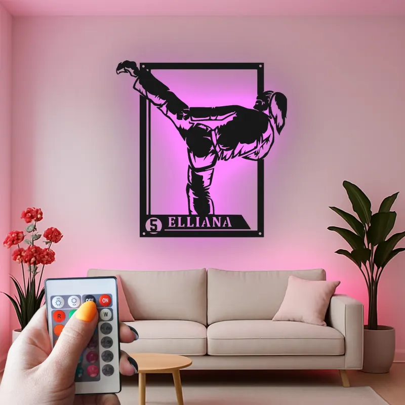 Panneau personnalisé d'arts martiaux féminin | Panneau en métal LED de coup de pied de karaté sur mesure | Cadeau pour combattante
