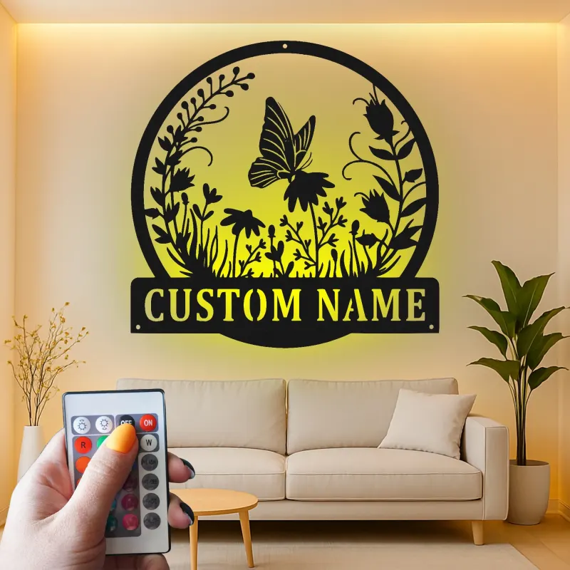 Personalisierte LED-beleuchtete Metall-Wandkunst mit Schmetterlingen und Wildblumen – Geschenk für Gartenliebhaber