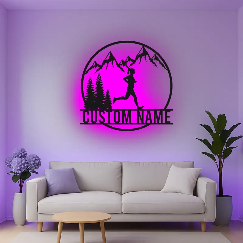 Personalisierte Metall-Wandkunst mit LED-Beleuchtung für Läufer im Berglandschaftsdesign