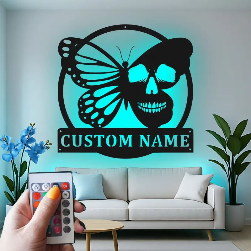 Insegna in metallo personalizzata con farfalla e teschio luce LED regalo unico per amanti del goth decorazione per camera da letto o soggiorno 1
