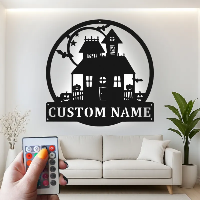 Insegna LED Casa Stregata | Decorazione murale in metallo personalizzata | Decor Halloween gotico spettrale | Targa personalizzata con cognome