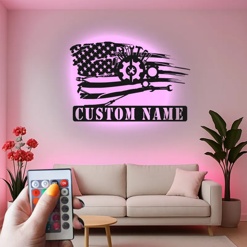 Cartel de metal con bandera americana y mecánico | Decoración de garaje LED personalizada | Arte mural con nombre a medida para él