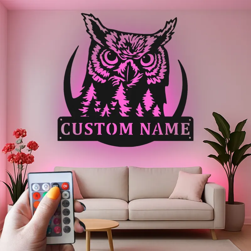 Gufo reale LED in metallo da parete | Insegna personalizzata con nome a tema bosco | Decorazione rustica per baita e lodge per amanti della fauna selvatica