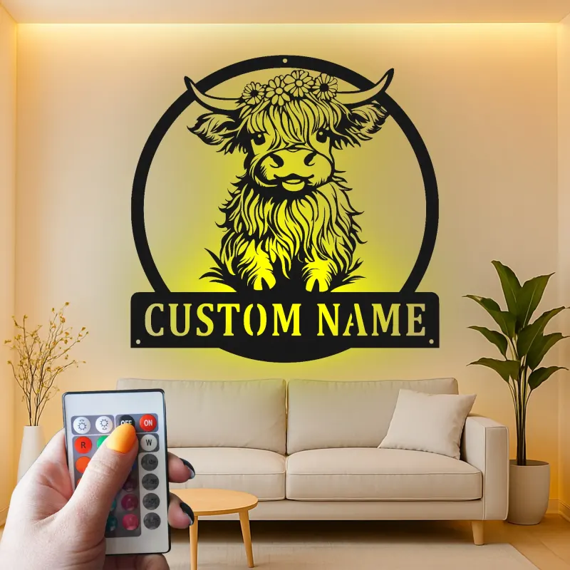 Arte da parete in metallo LED Highland Cow | Insegna con nome personalizzata per decorazione della casa di campagna | Regalo su misura per ranch e nursery