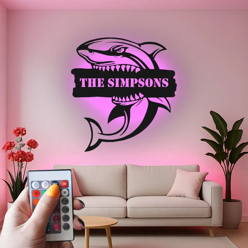 Panneau en métal LED requin personnalisé | Art mural de nom personnalisé | Décor nautique féroce | Cadeau pour chambre d'enfant et maison de plage