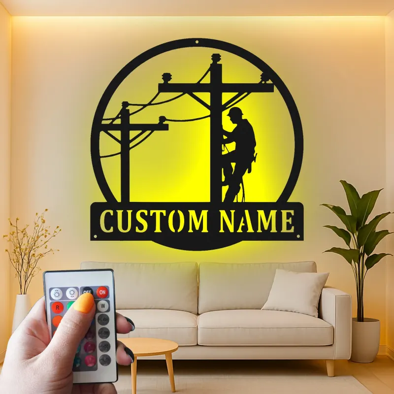 Arte Murale in Metallo Personalizzata per Lineman | Insegna Elettricista LED | Regalo con Nome Personalizzato per Lavoratore di Power Line | Decorazione per Garage e Laboratorio per Lui